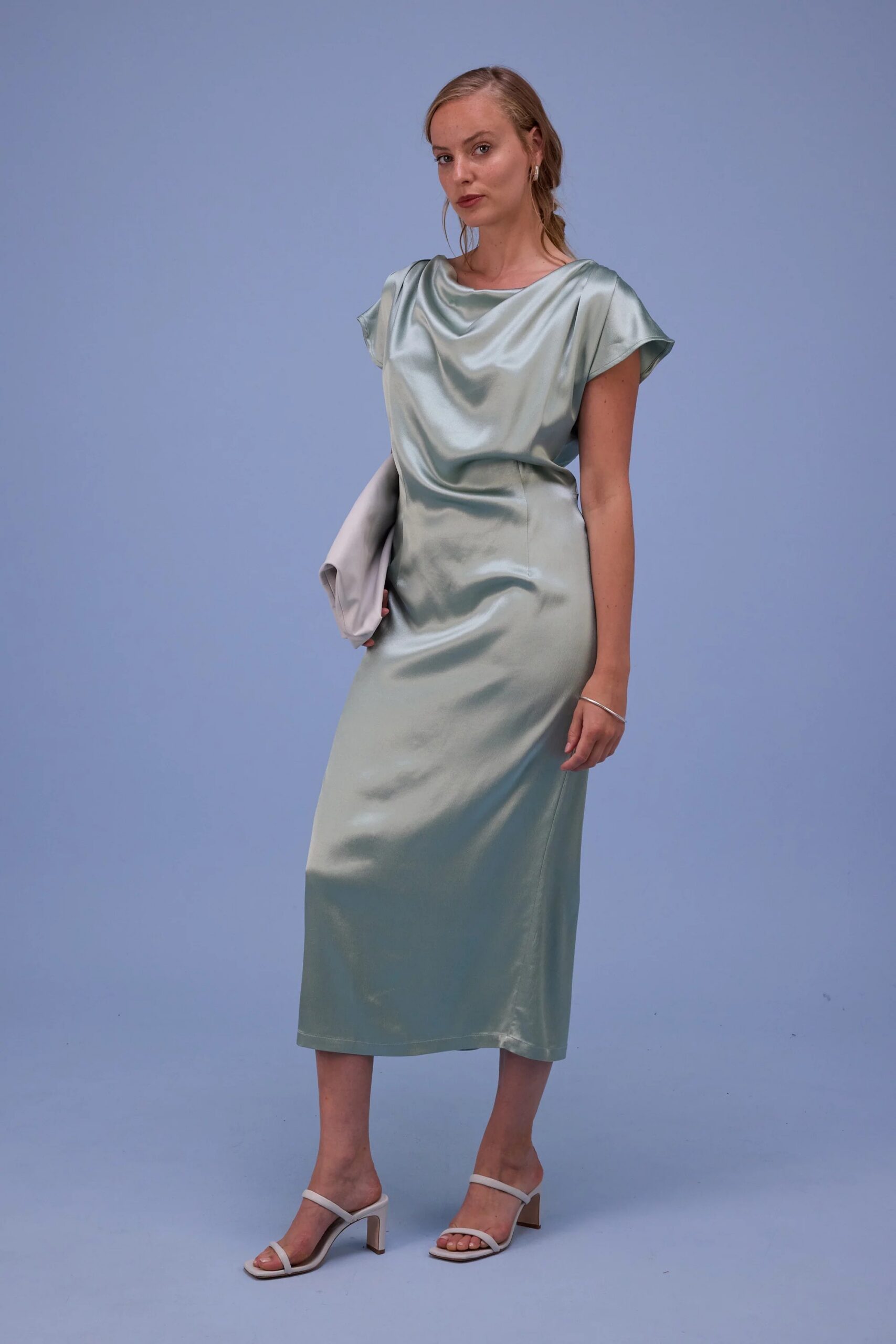 Nathalie Vleeschouwer: Hortense jurk in shiny aloë