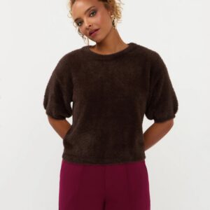 Ydence: top Mary in bruin